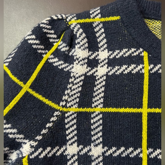 100% Merino Wool Banana Republic Navy Plaid Medium Weight sweater Sz S - Picture 3 of 5